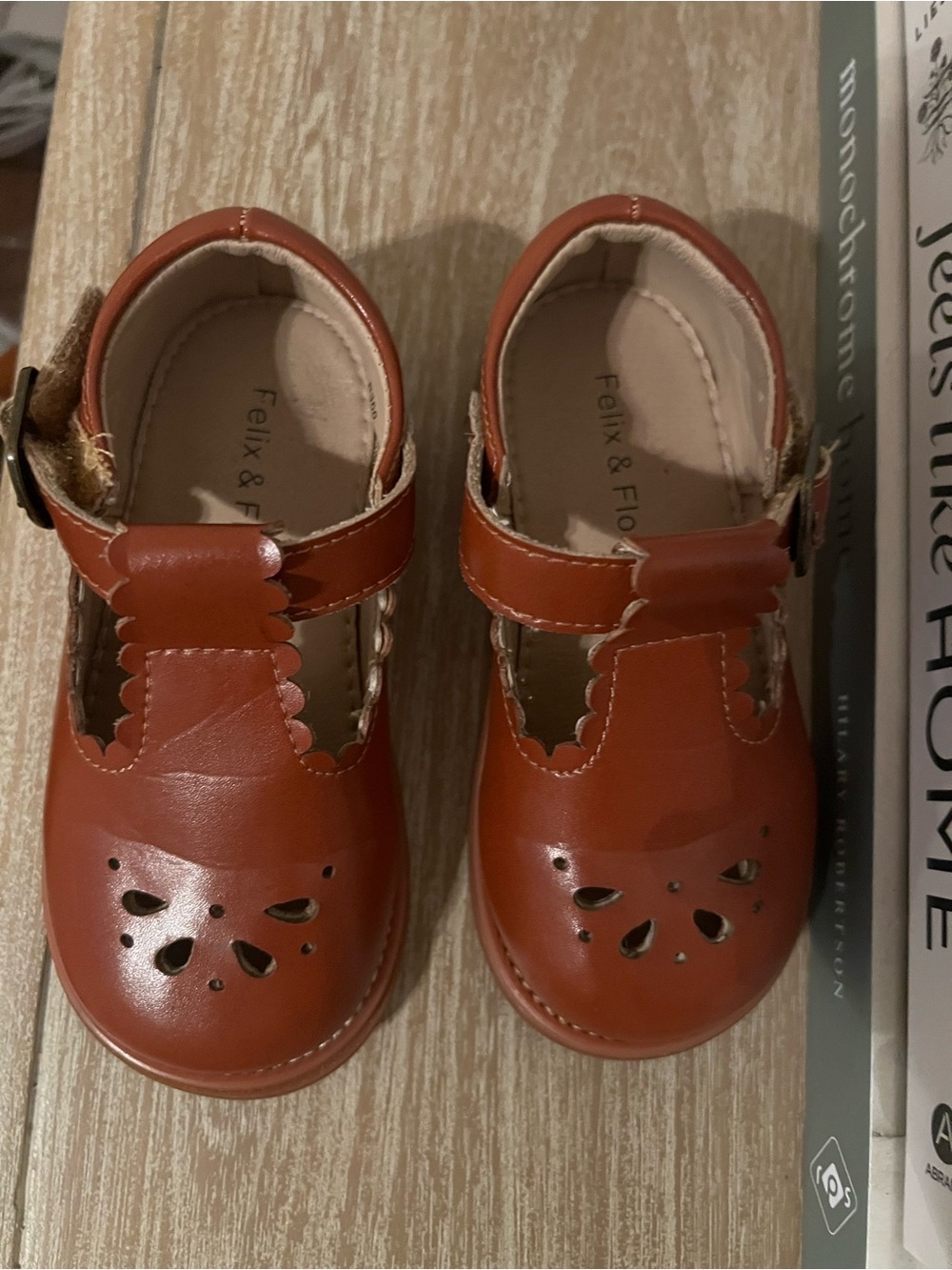 Girls' Classic Brown T-Strap Mary Jane Shoes Felix & flora